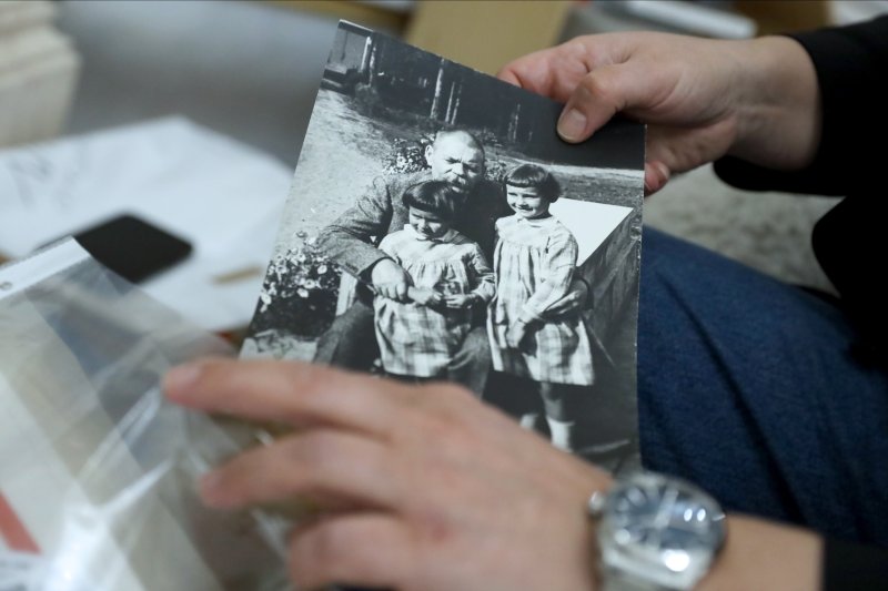 Заявление стоит в очереди. Шаблон заявления об отчислении ребенка из школы. Заявление на пересдачу сессии. Заявление стоит в очереди. Заявление нотариусу об отказе от наследства.